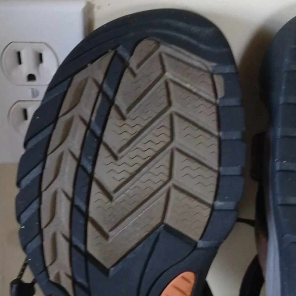 KEEN SANDALS - Picture 8 of 12